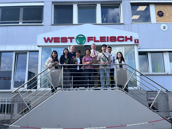 Đoàn thực phẩm đầu tiên đến với Westfleisch CHLB Đức